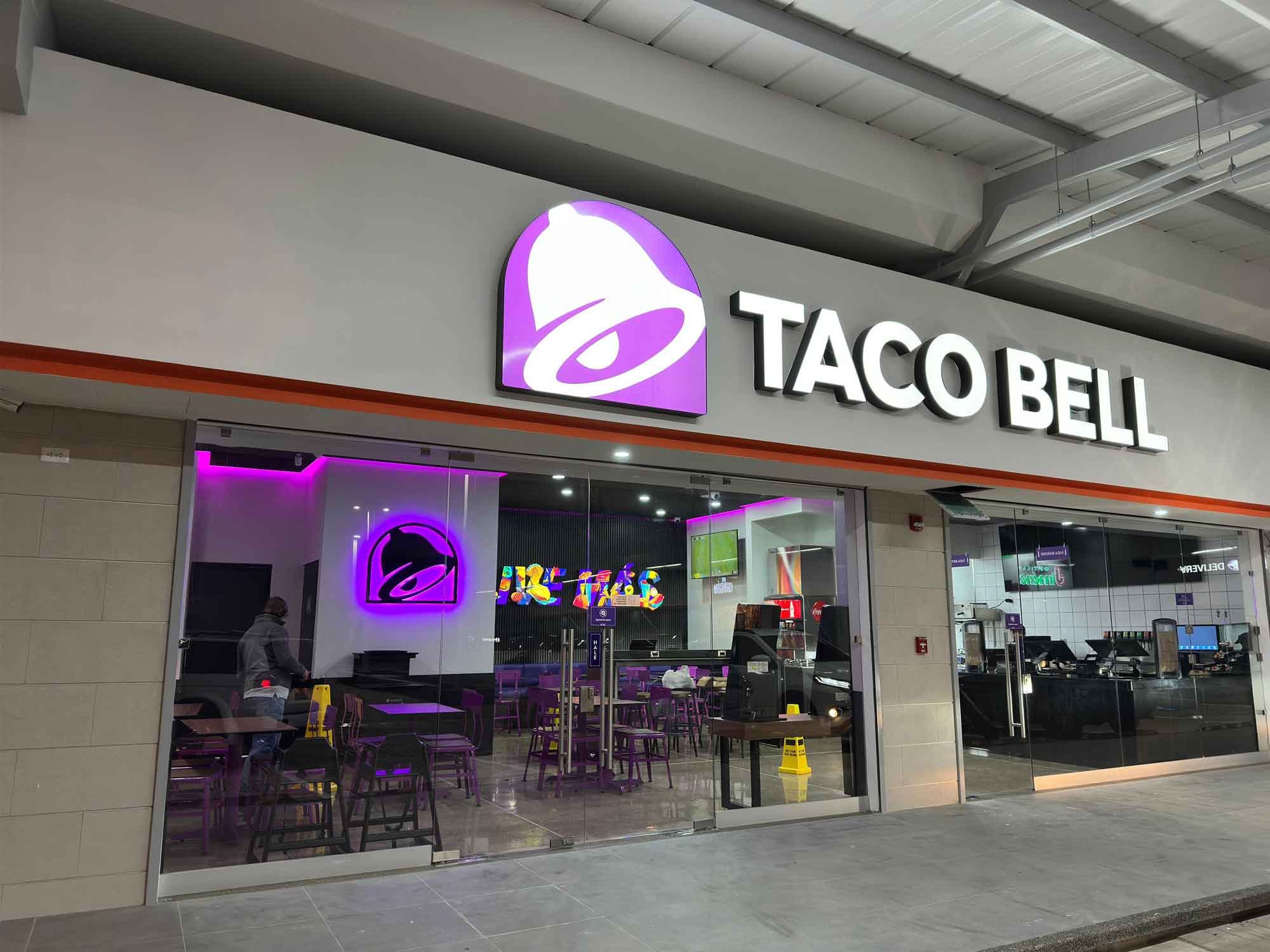 Taco Bell en Paseo Costa Verde: Opinión y reseña del menú 2025