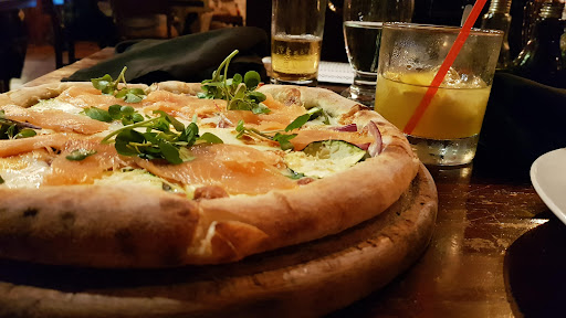 RetroGusto Restaurant & Bar